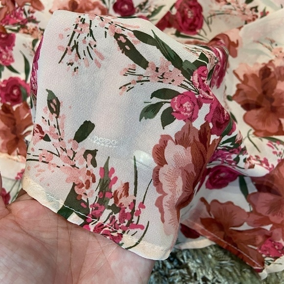 Torrid size 4X Floral Blouse Lightweight pink semi sheer - Picture 12 of 14